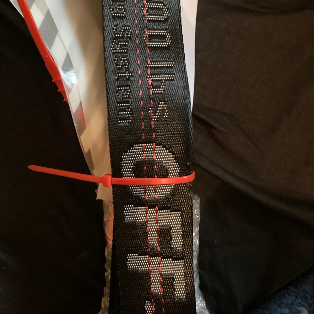 Off-white belt